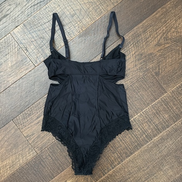 UO Out From Under Satin Lace Trim Bustier Bodysuit XS - Picture 6 of 10